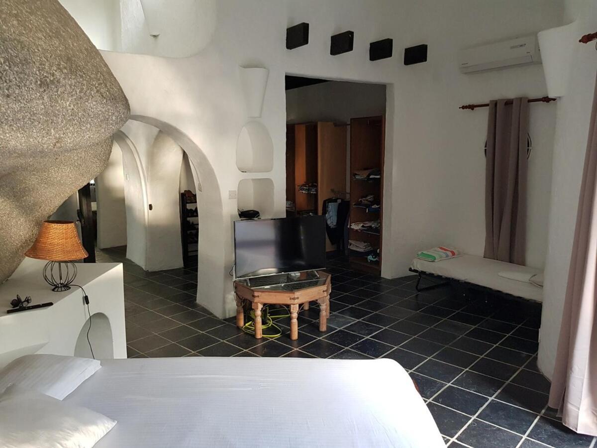 Brown Sugar Lodge Beau Vallon  Exterior photo