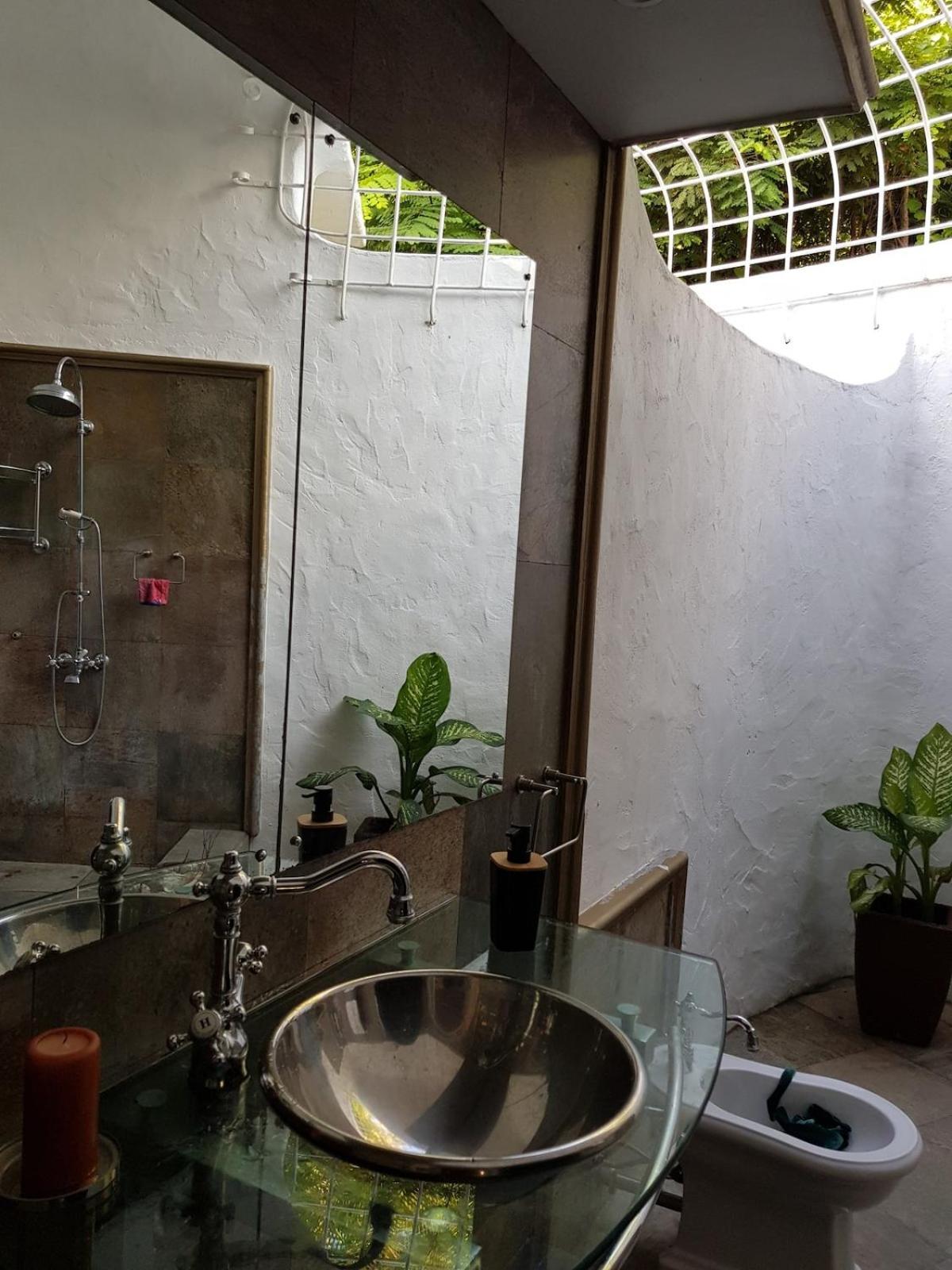 Brown Sugar Lodge Beau Vallon  Exterior photo