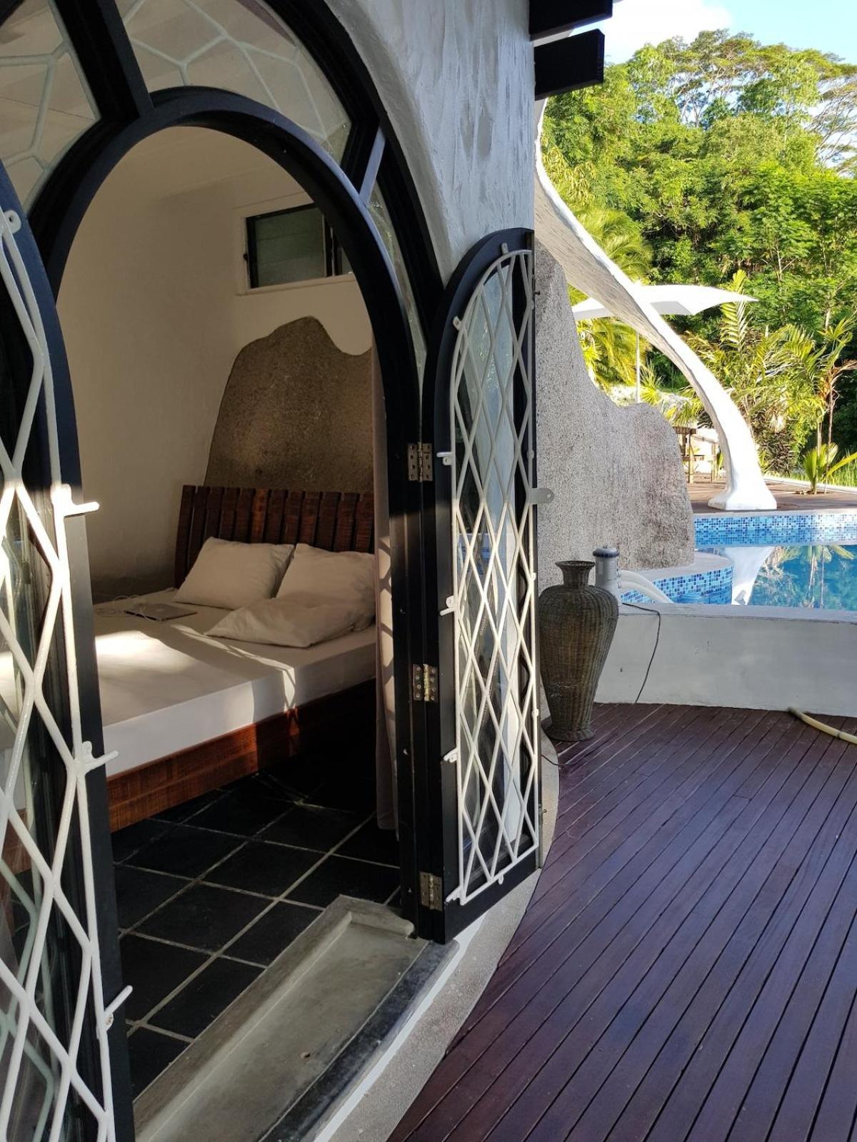Brown Sugar Lodge Beau Vallon  Exterior photo