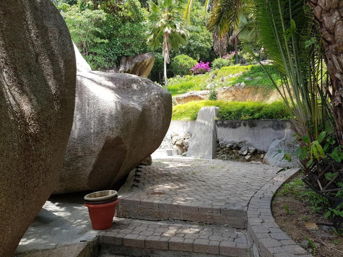 Brown Sugar Lodge Beau Vallon  Exterior photo