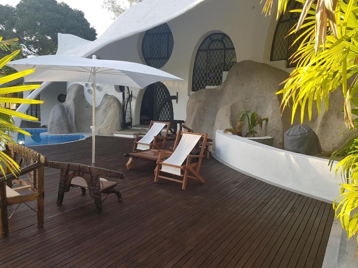 Brown Sugar Lodge Beau Vallon  Exterior photo