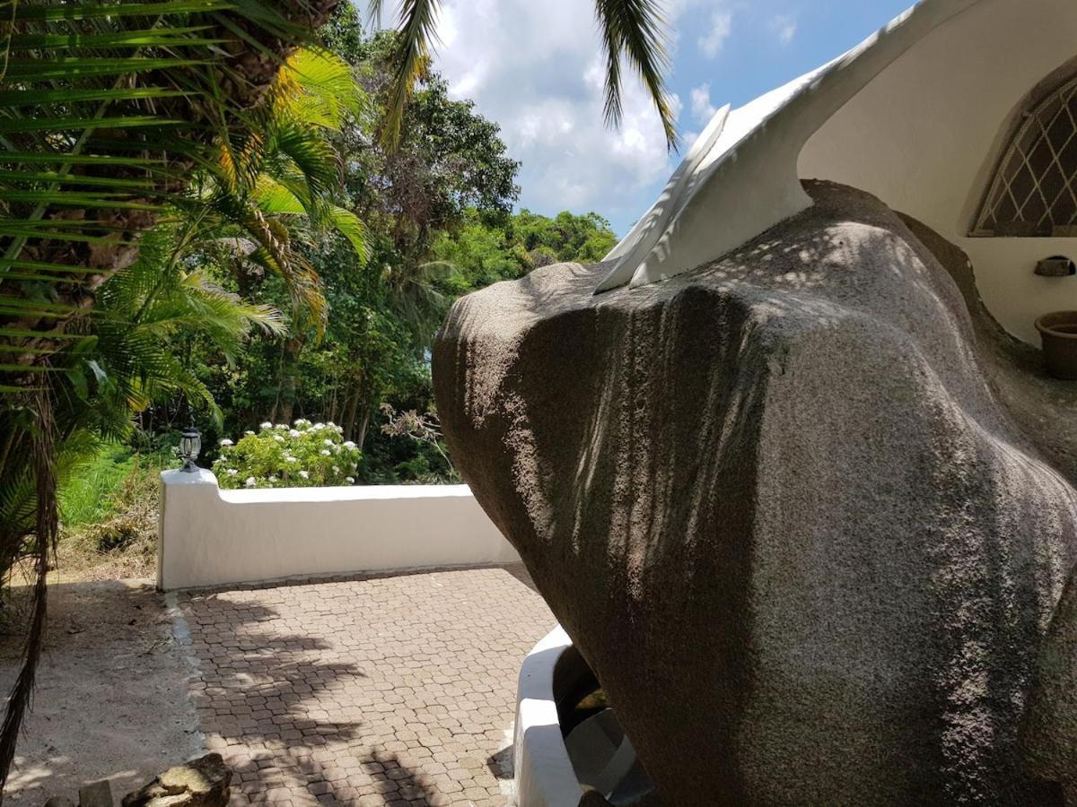Brown Sugar Lodge Beau Vallon  Exterior photo